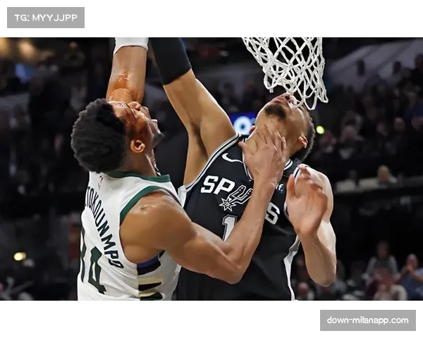 文班亚马关键时刻命中三分并暴扣 马刺完成25分大逆转